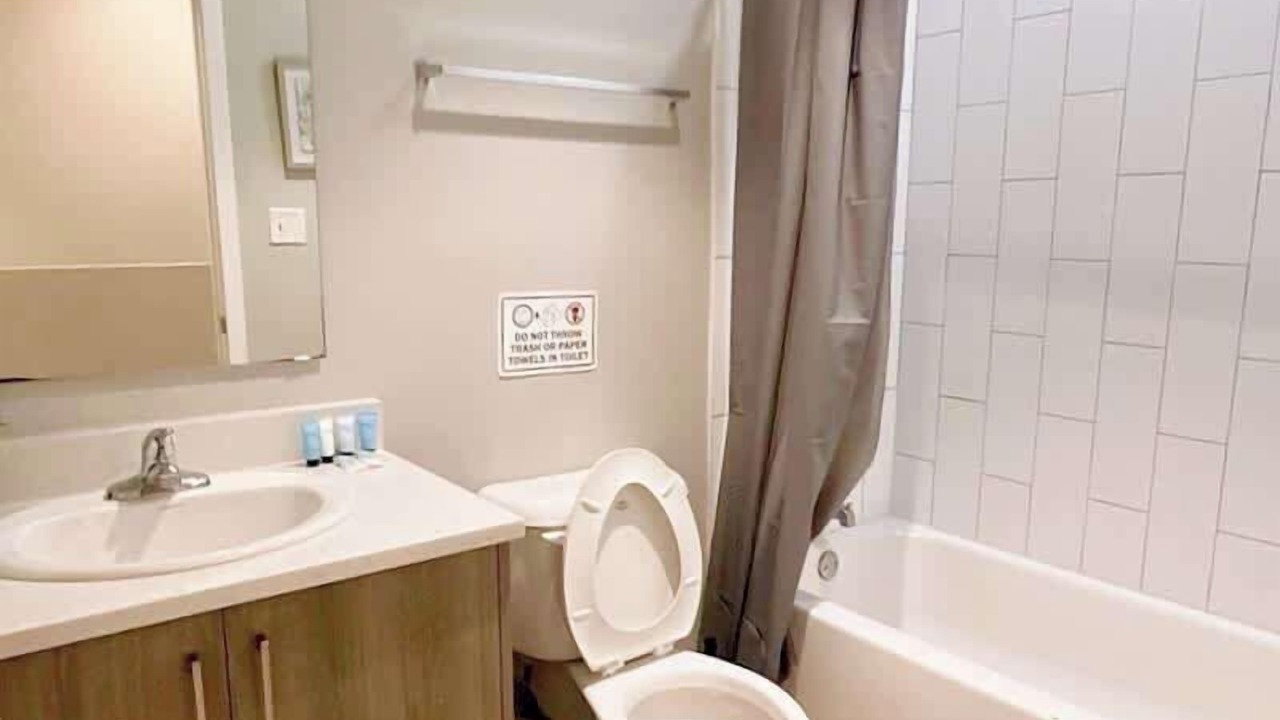 Photo of Bathroom in Golden Glades