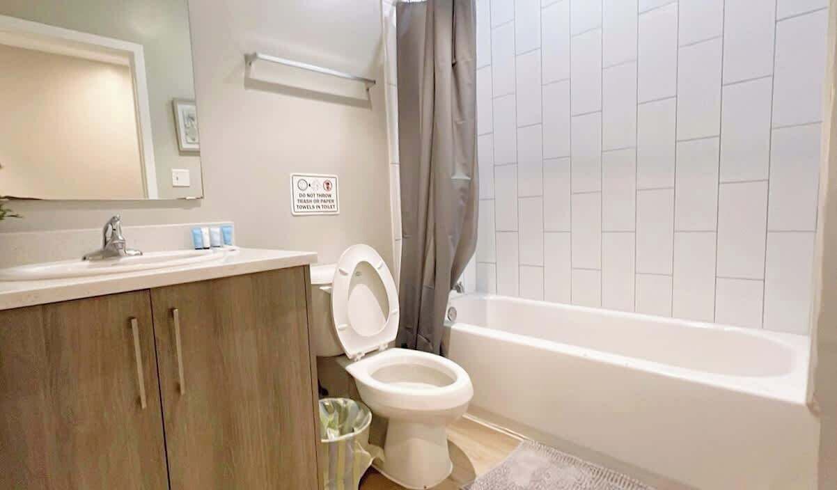 Photo of Bathroom in Golden Glades