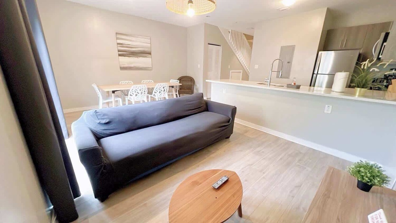 Photo of Livingroom in Golden Glades