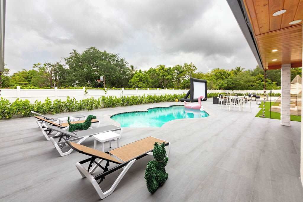 Photo of Outdoor in Golden Glades
