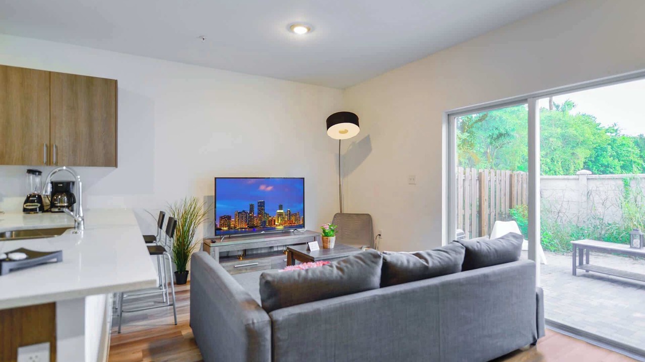 Photo of Livingroom in Golden Glades