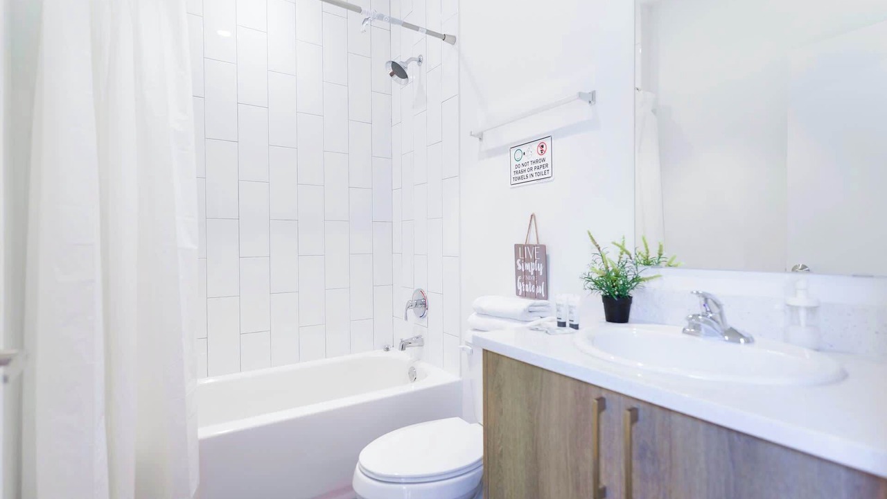 Photo of Bathroom in Golden Glades