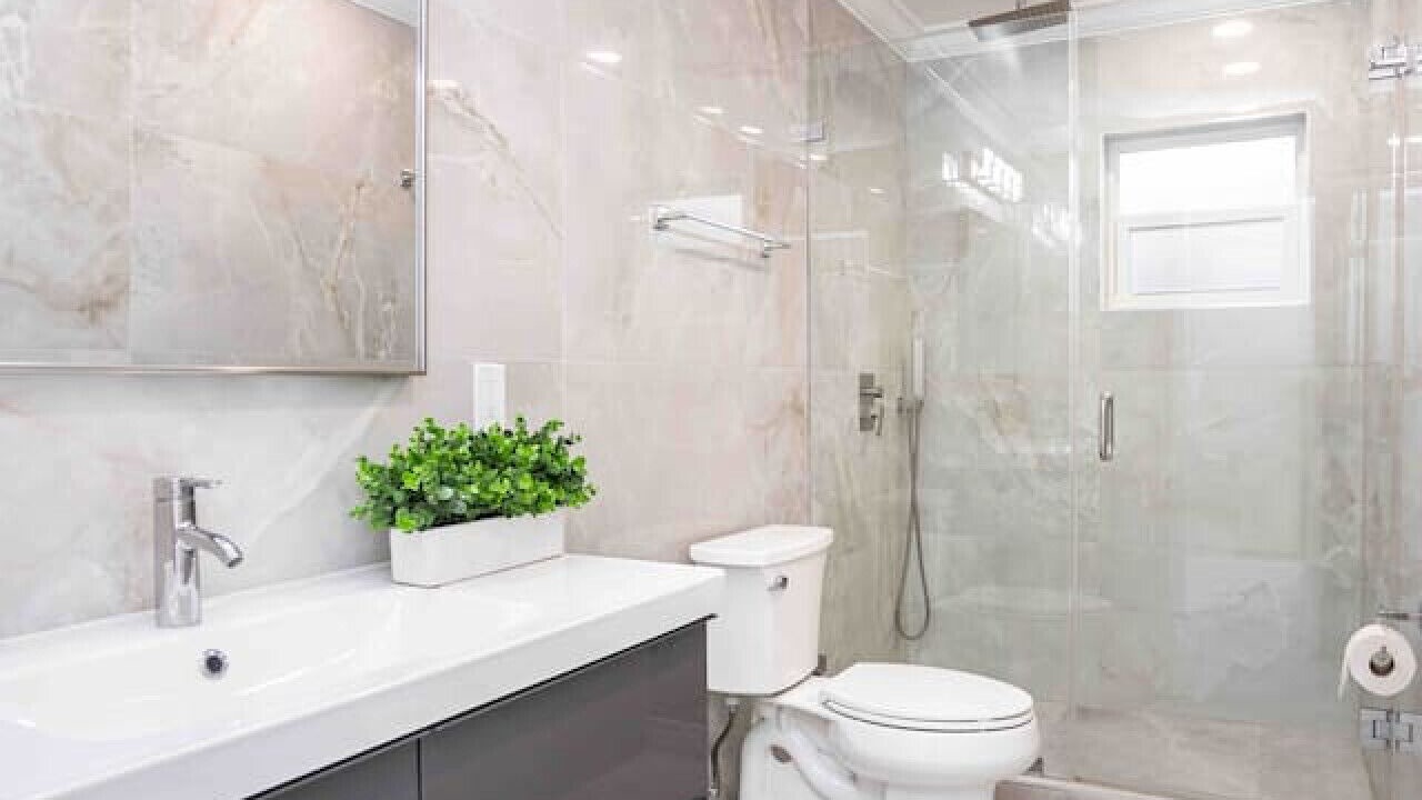 Photo of Bathroom in Hollywood Lakes
