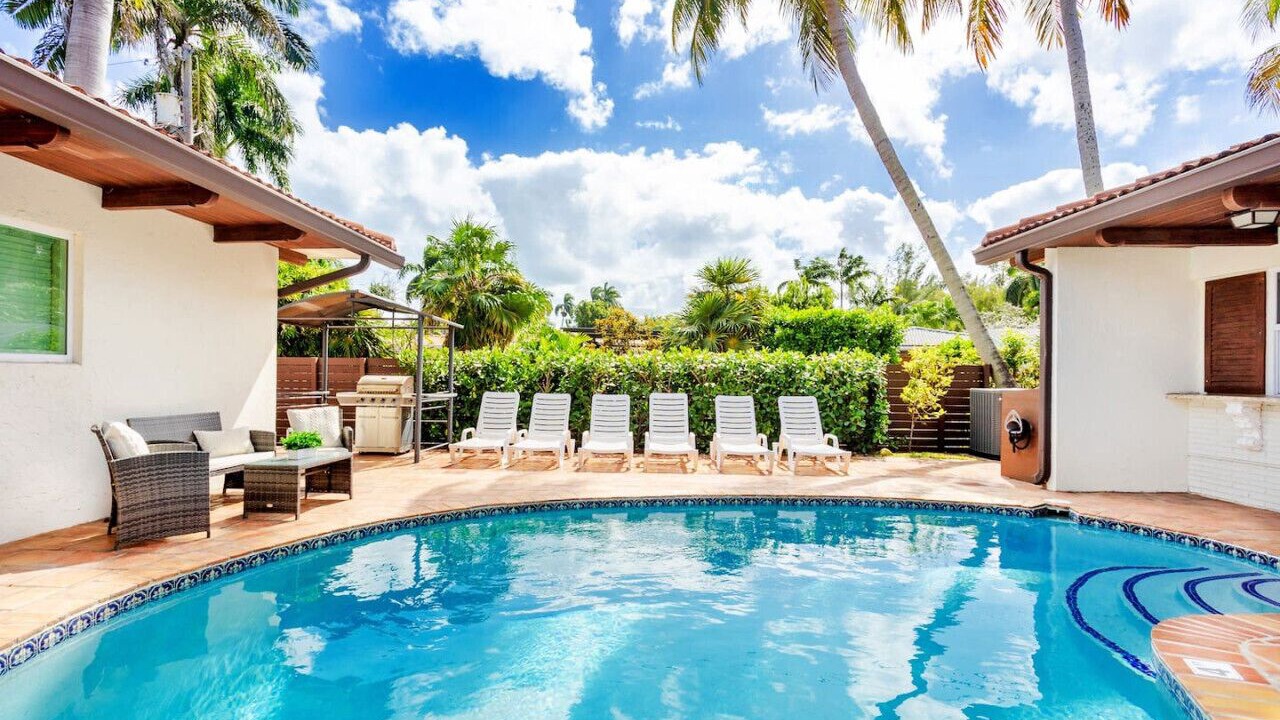 Photo of Outdoor in Hollywood Lakes