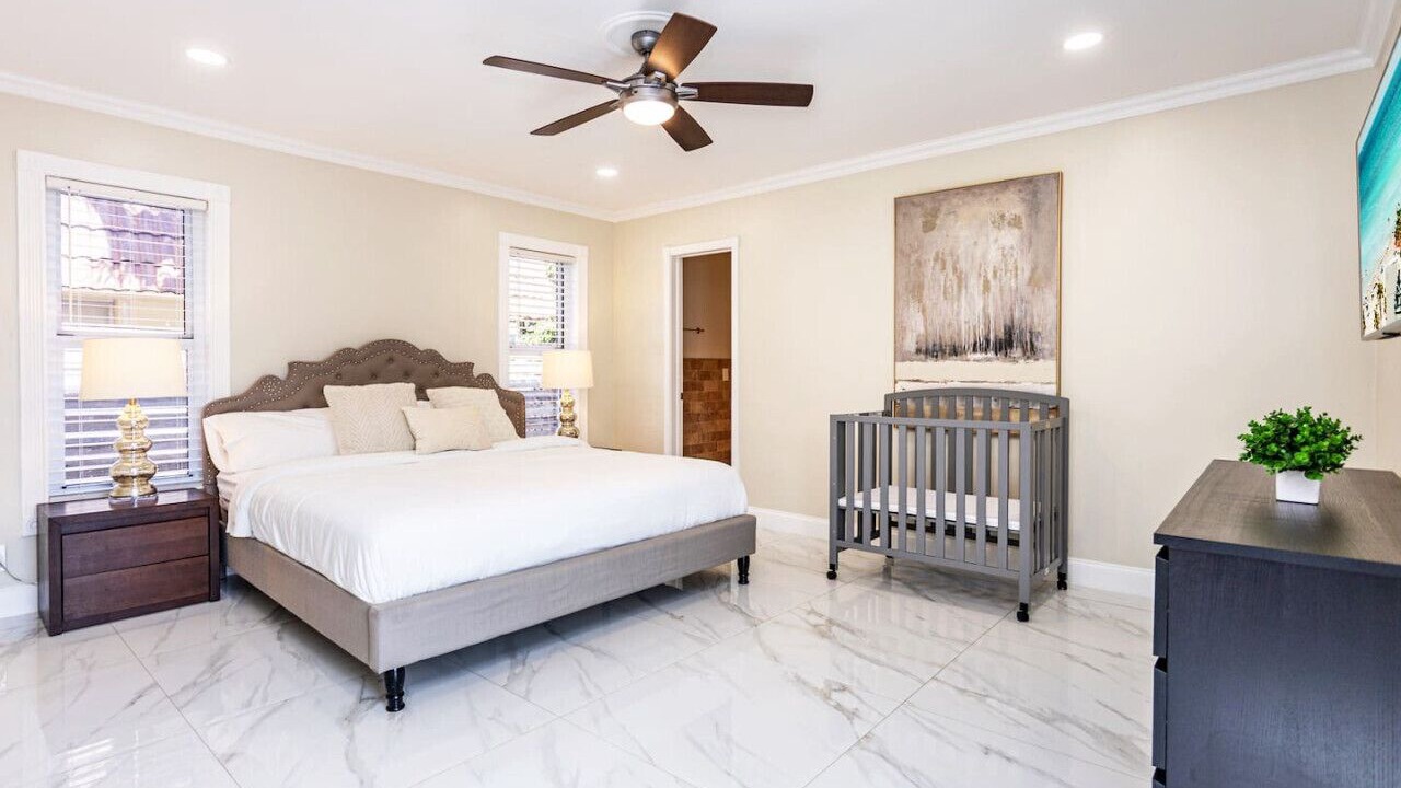 Photo of Bedroom in Hollywood Lakes