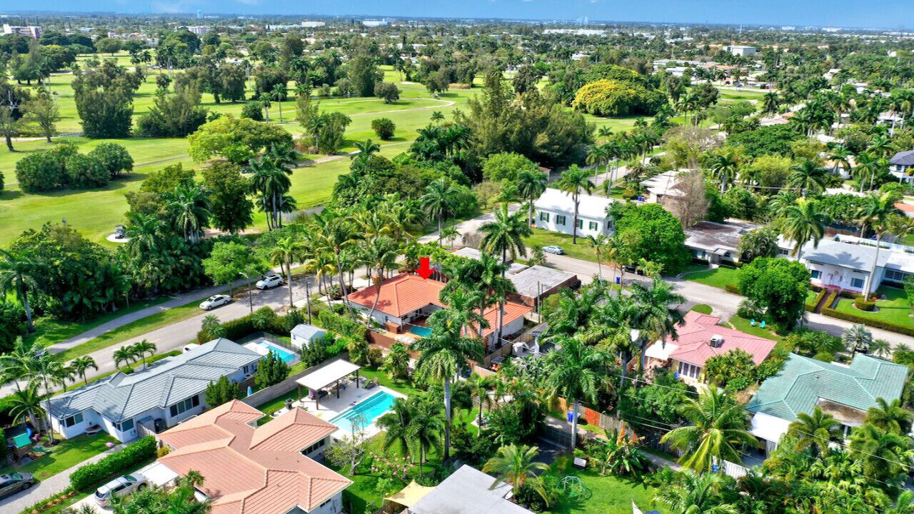 Photo of Outdoor in Hollywood Lakes