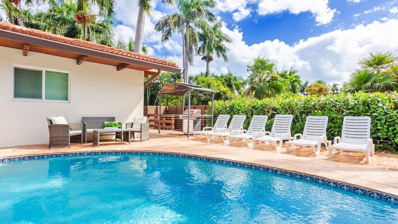 Photo of Outdoor in Hollywood Lakes