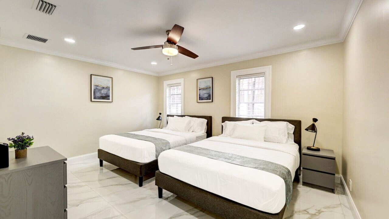 Photo of Bedroom in Hollywood Lakes