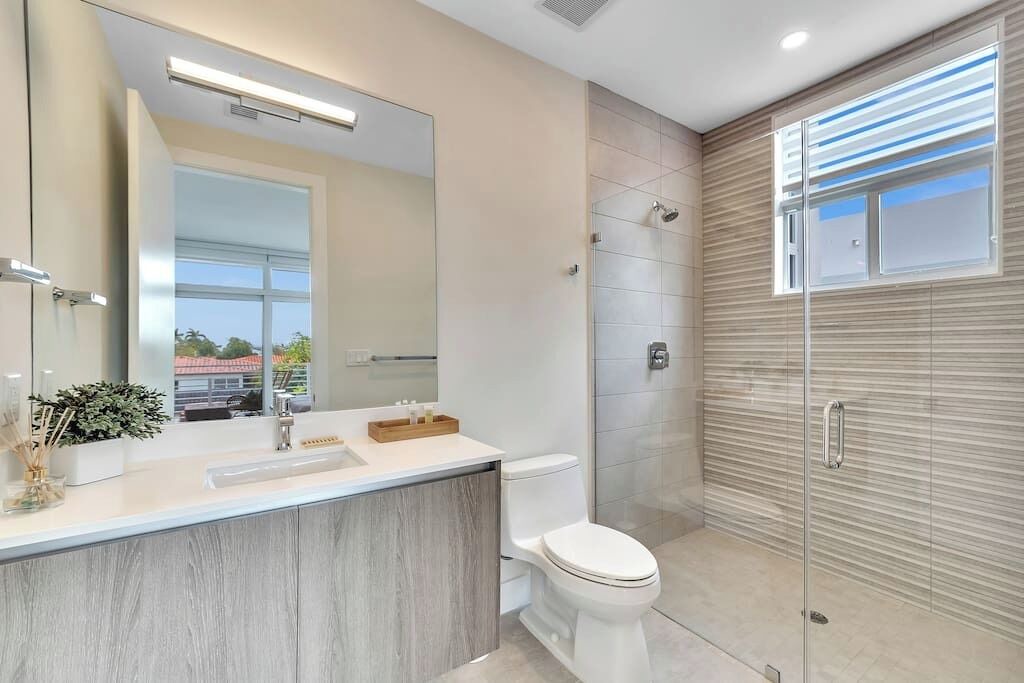 Photo of Bathroom in Coral Ridge
