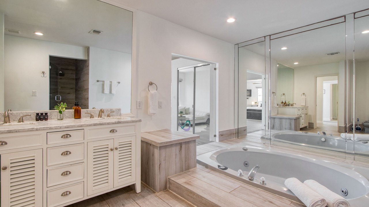 Photo of Bathroom in Birch Park Finger Streets