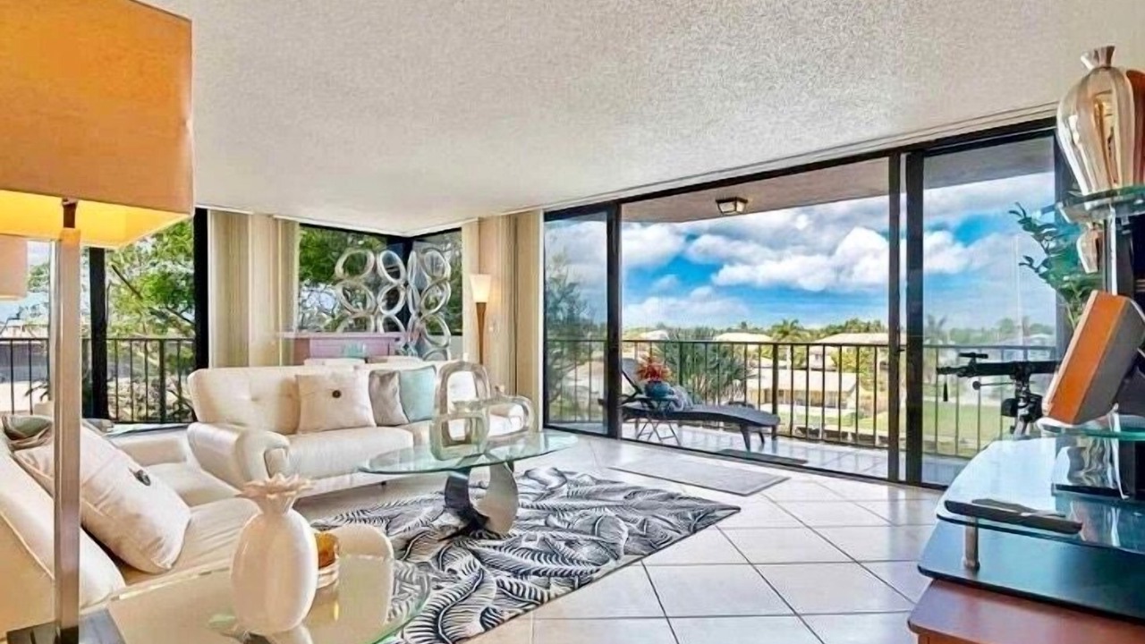 Photo of Livingroom in Boca Raton