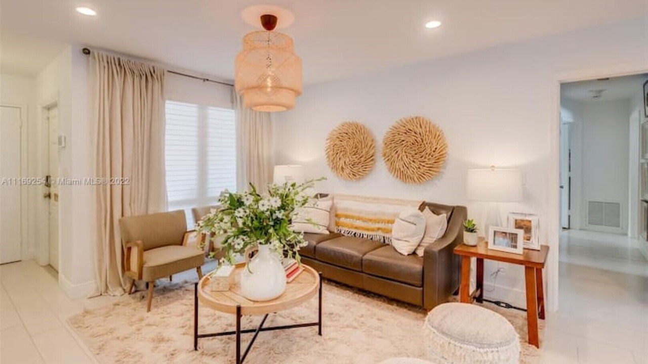 Photo of Livingroom in Imperial Point