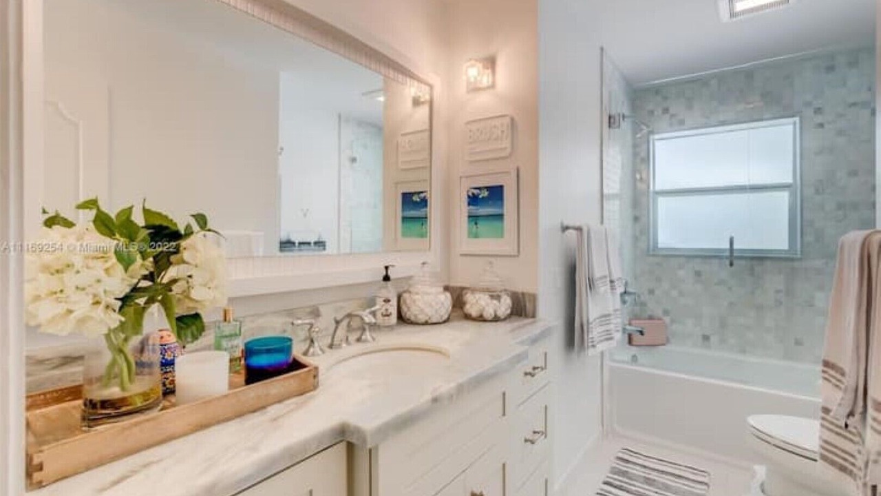 Photo of Bathroom in Imperial Point