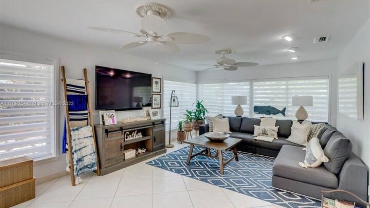 Photo of Livingroom in Imperial Point