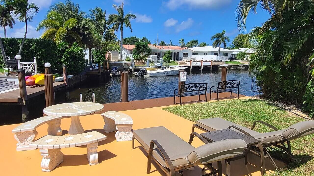 Photo of Outdoor in Lake Estates