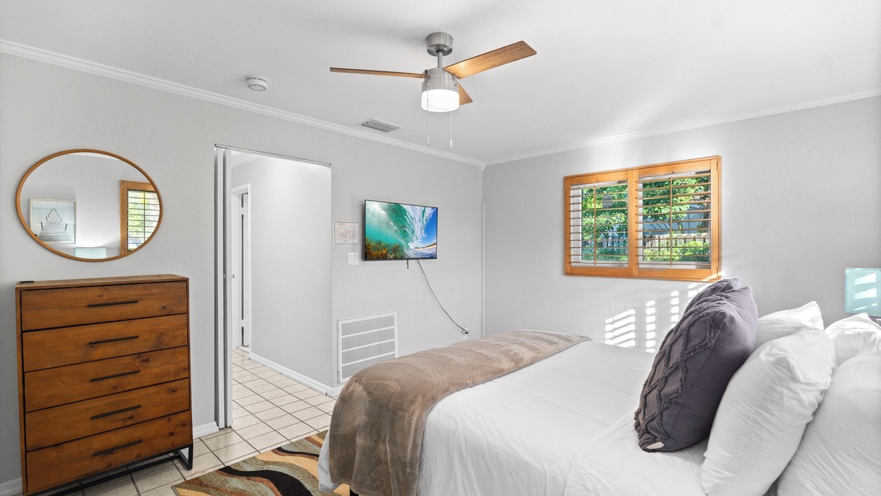 Photo of Bedroom in Lake Estates