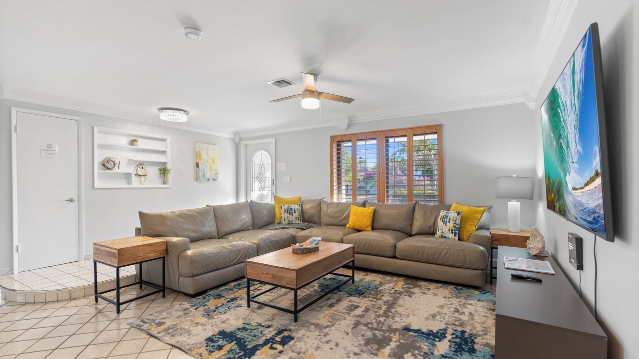 Photo of Livingroom in Lake Estates