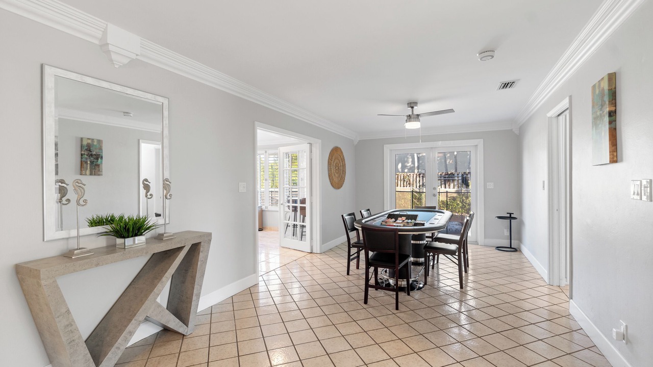 Photo of Bedroom in Lake Estates
