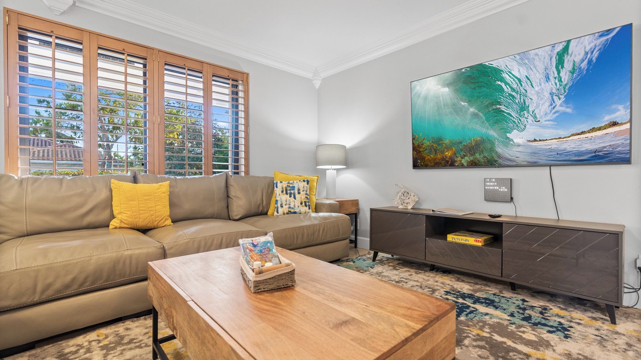 Photo of Livingroom in Lake Estates