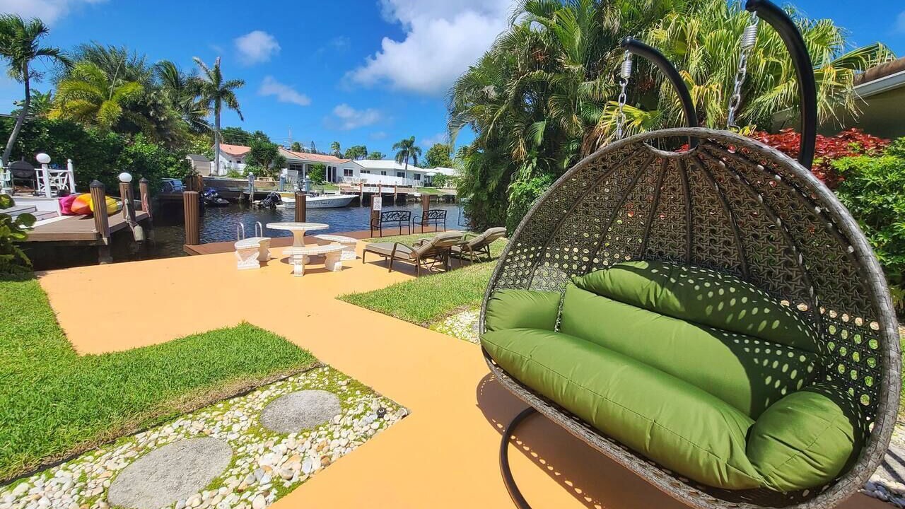 Photo of Patio Balcony in Lake Estates