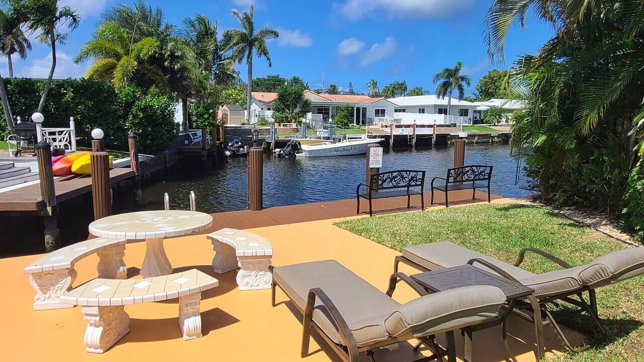 Photo of Outdoor in Lake Estates