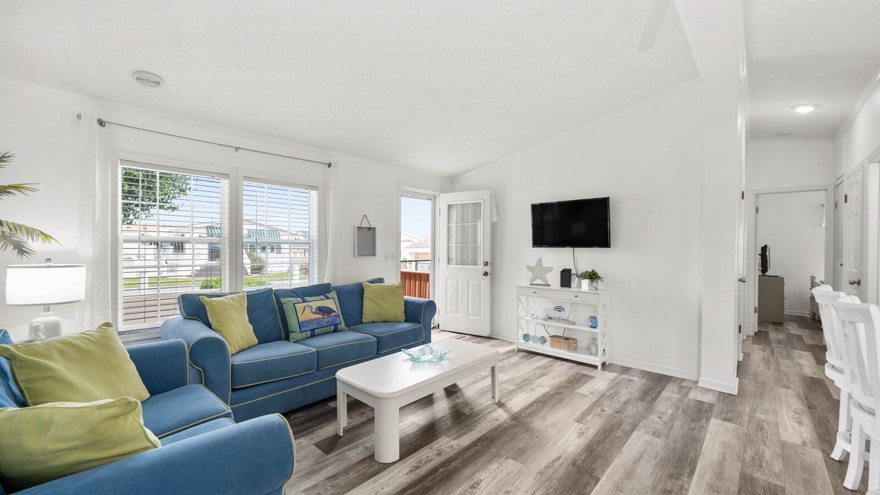 Photo of Livingroom in Assateague Pointe