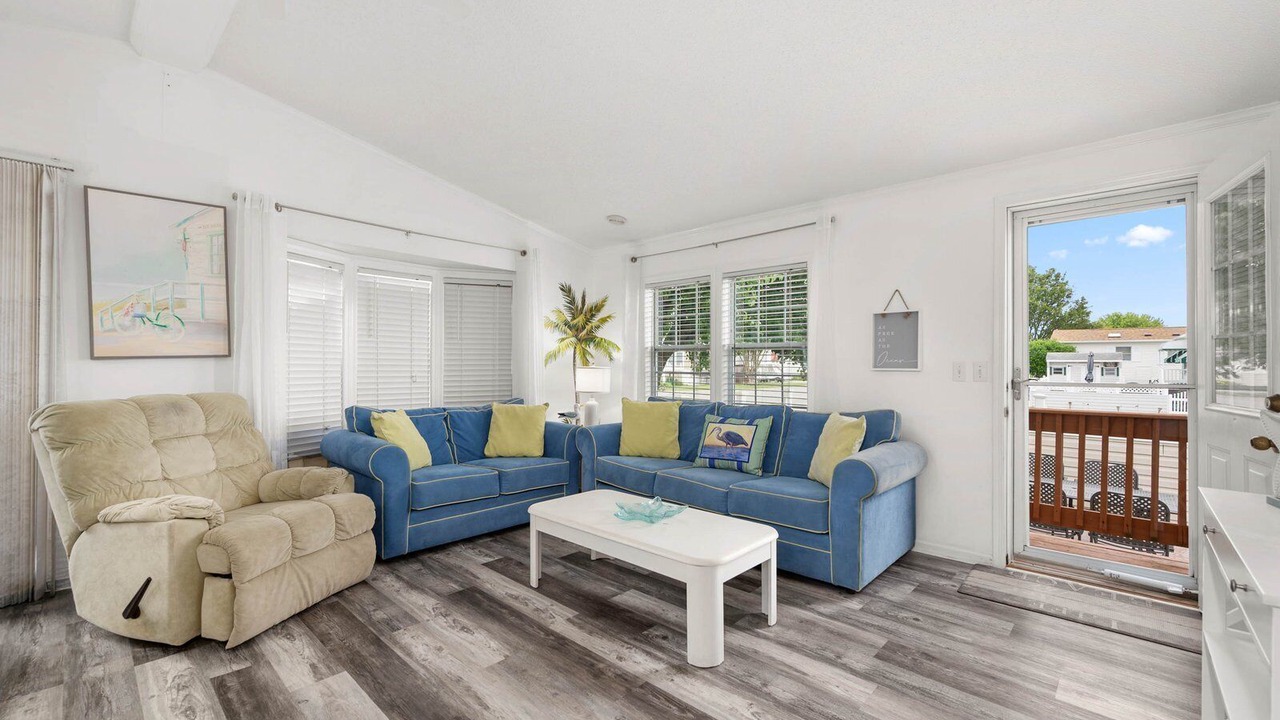 Photo of Livingroom in Assateague Pointe