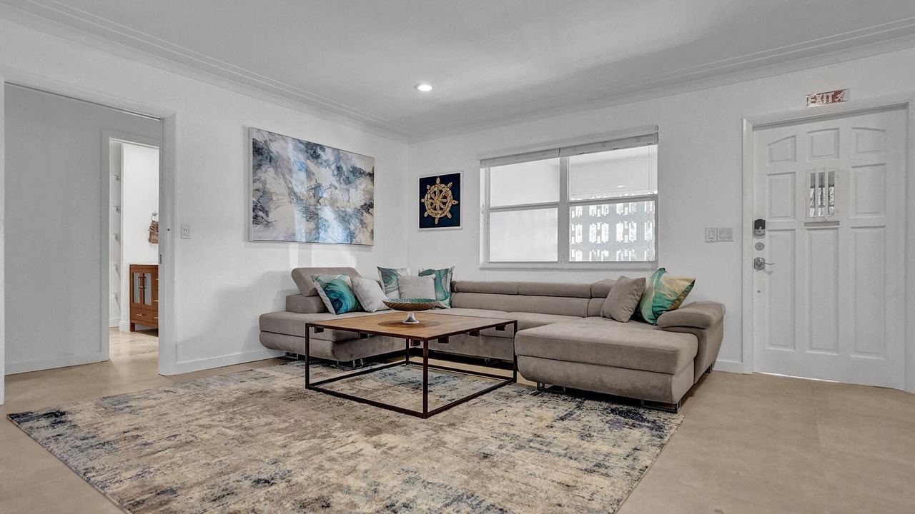Photo of Livingroom in South Lake