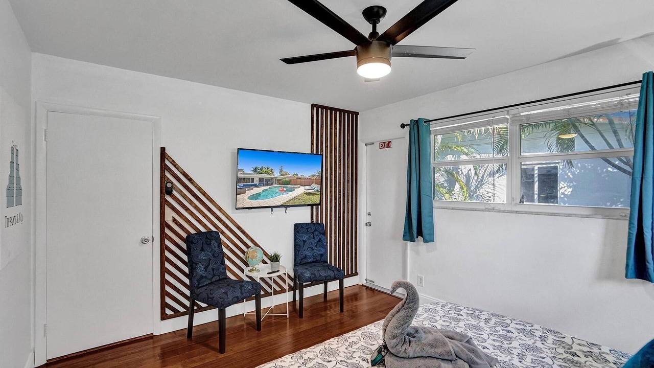 Photo of Bedroom in South Lake