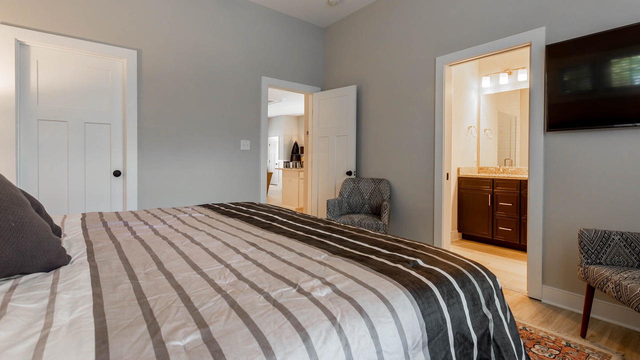 Photo of Bedroom in Country Club Estates