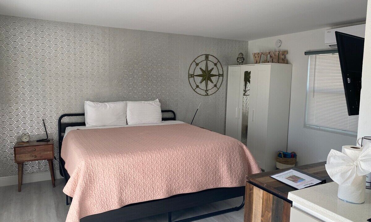 Photo of Bedroom in Lauderdale-by-the-Sea