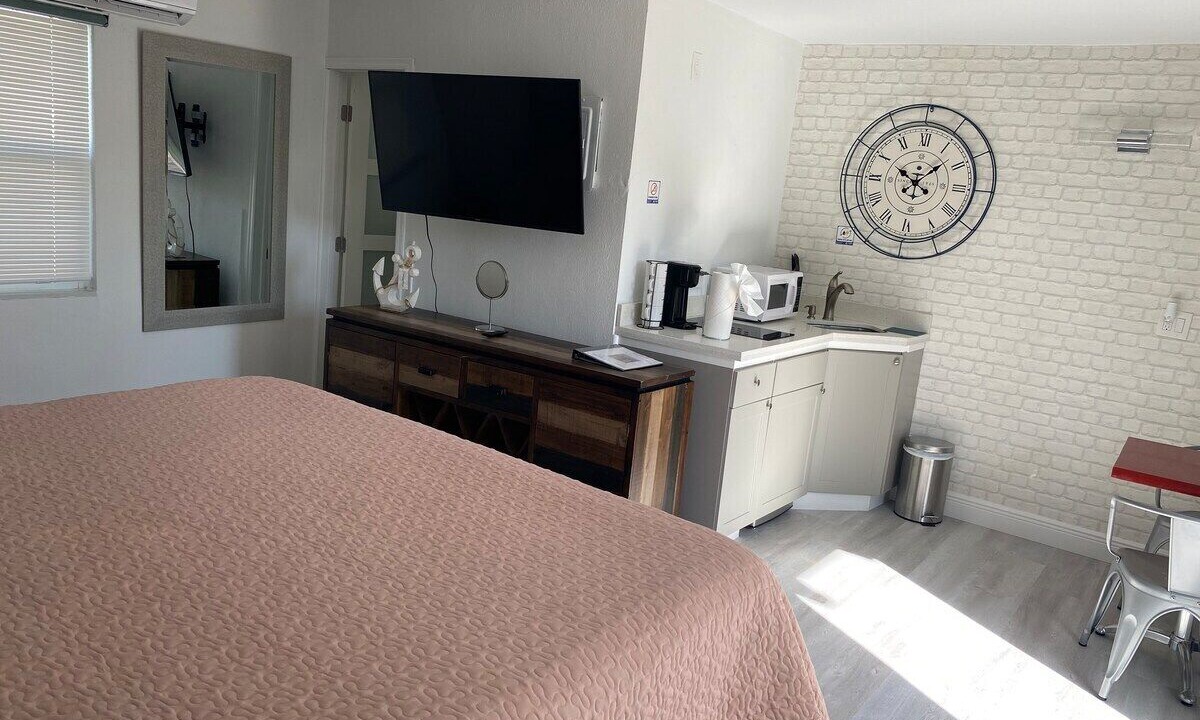 Photo of Bedroom in Lauderdale-by-the-Sea
