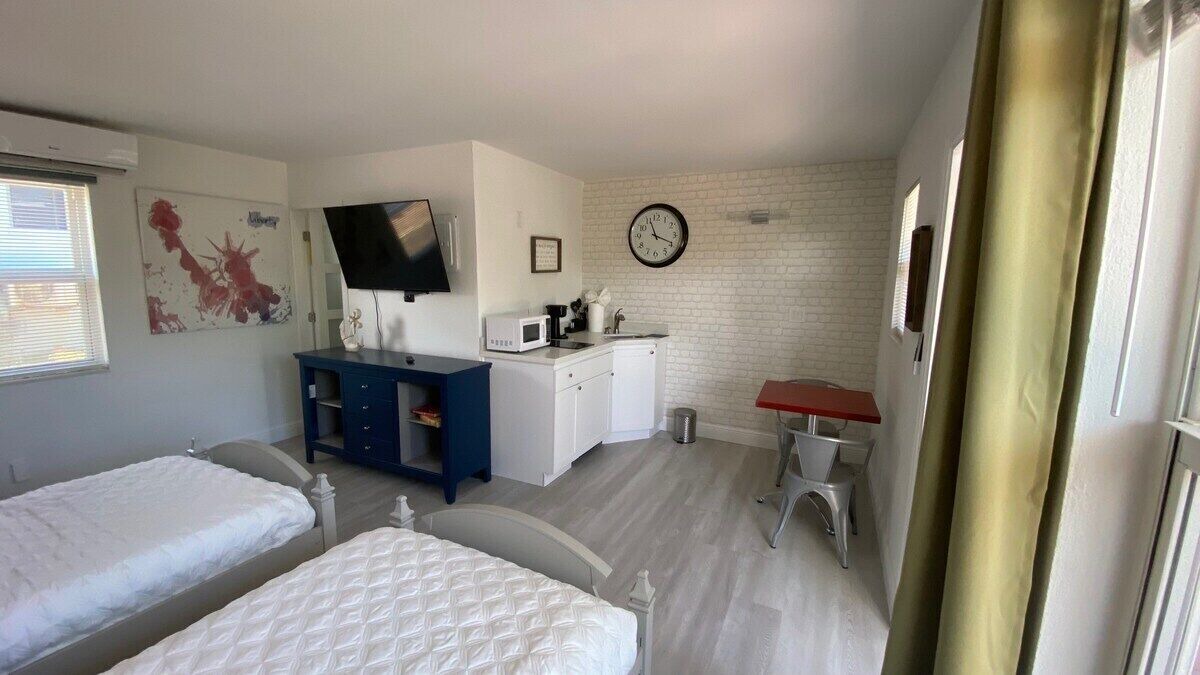 Photo of Bedroom in Lauderdale-by-the-Sea
