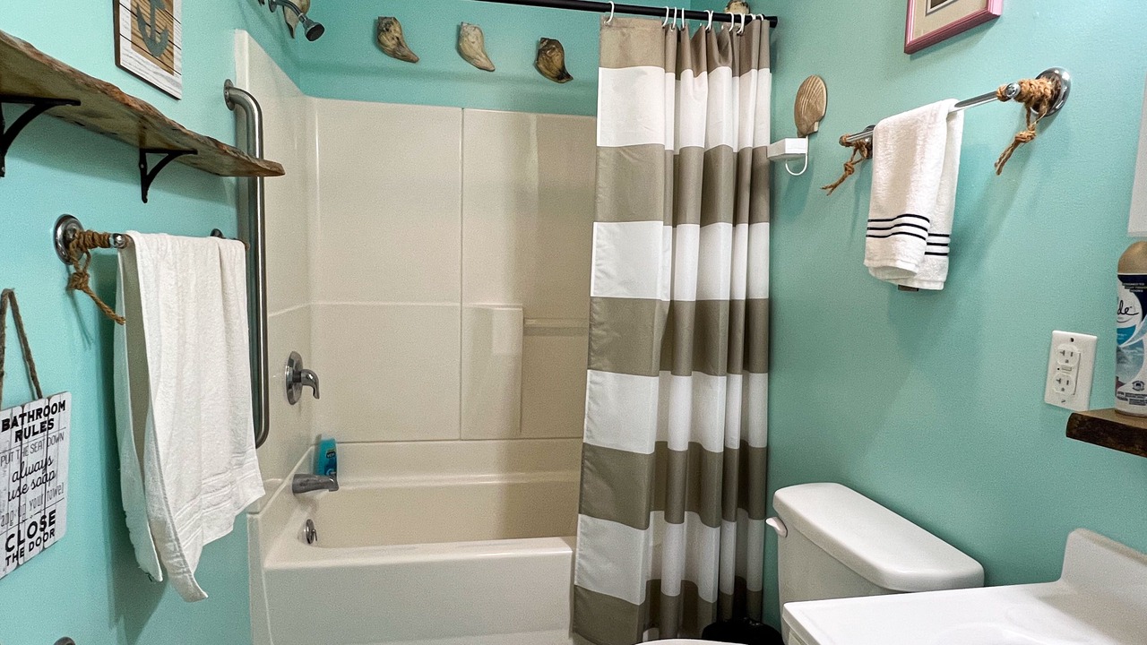 Photo of Bathroom in Chincoteague