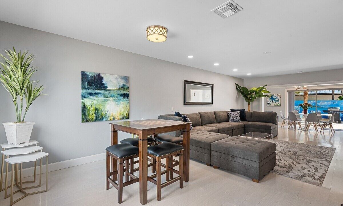 Photo of Bedroom in Lauderdale Beach