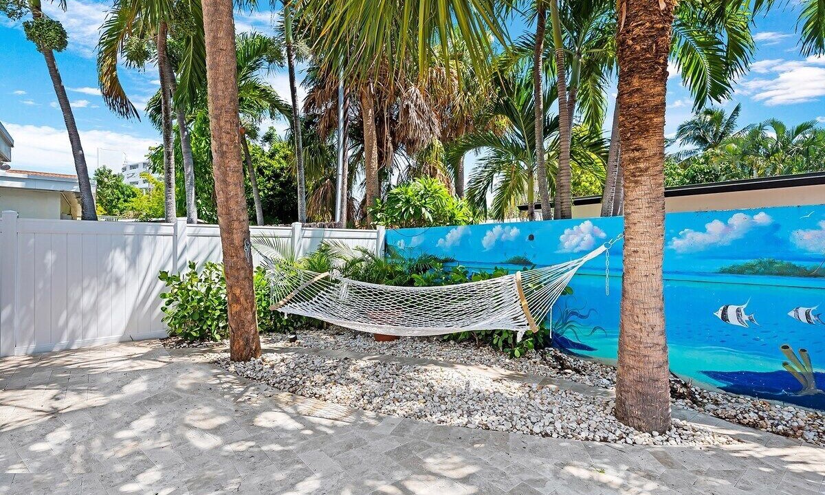 Photo of Others in Lauderdale Beach