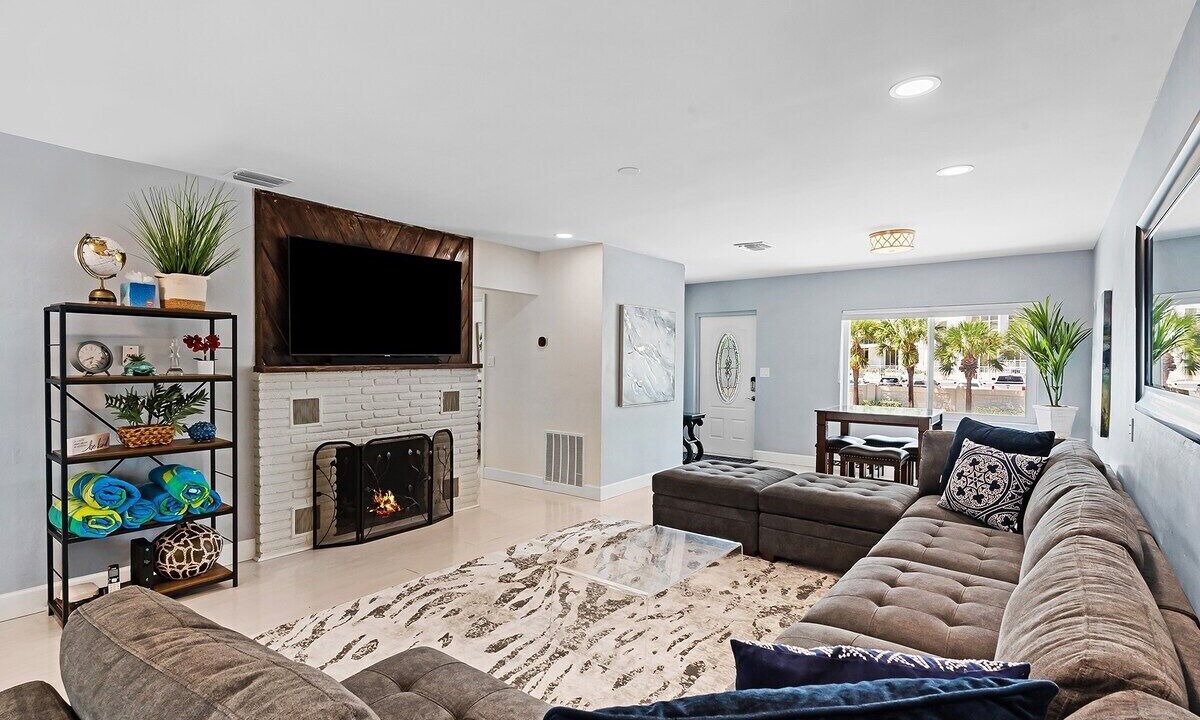 Photo of Bedroom in Lauderdale Beach