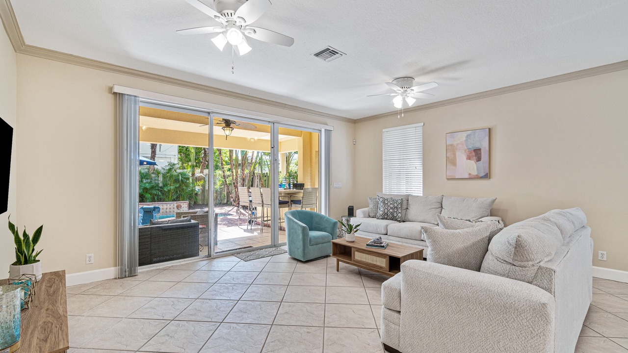 Photo of Livingroom in Lauderdale-by-the-Sea