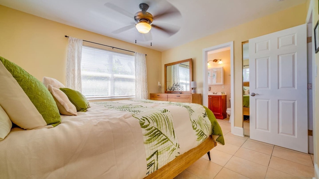 Photo of Bedroom in Poinsettia Heights