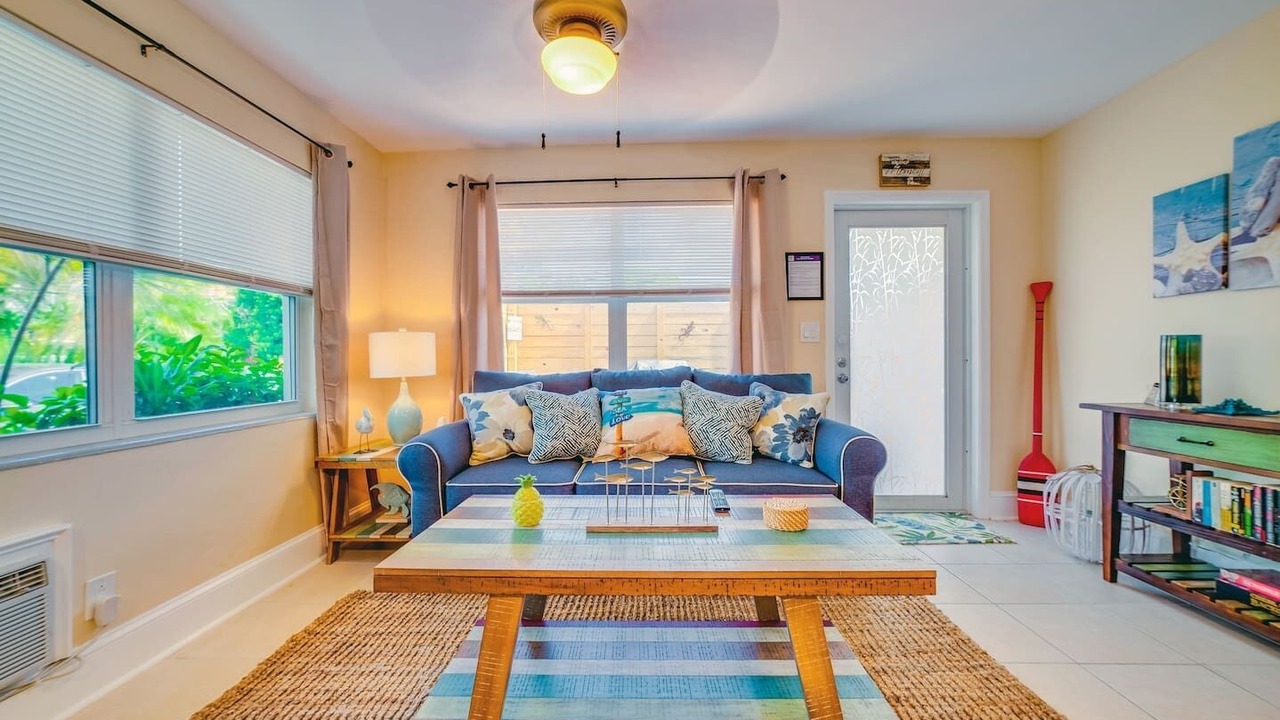 Photo of Livingroom in Poinsettia Heights