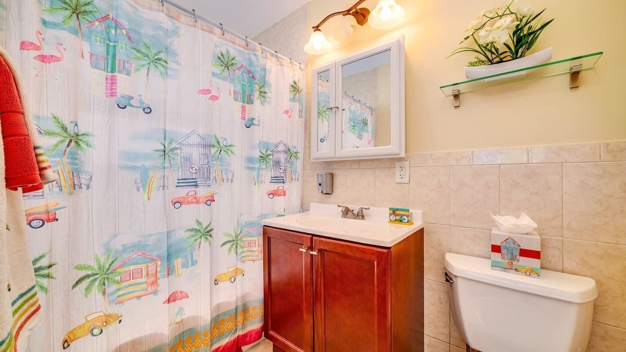 Photo of Bathroom in Poinsettia Heights