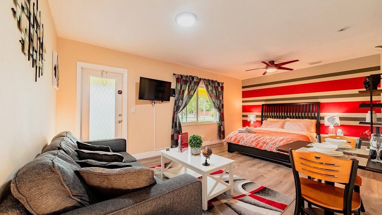 Photo of Livingroom in Lake Ridge
