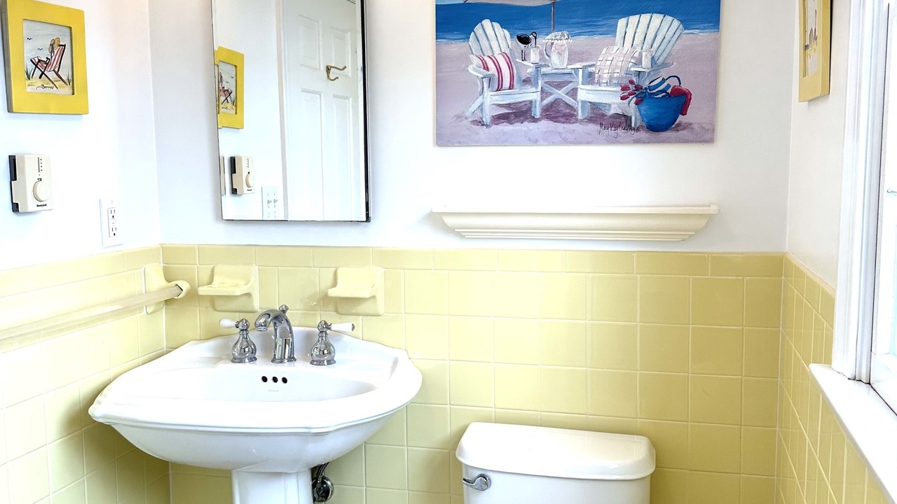 Photo of Bathroom in East Orleans