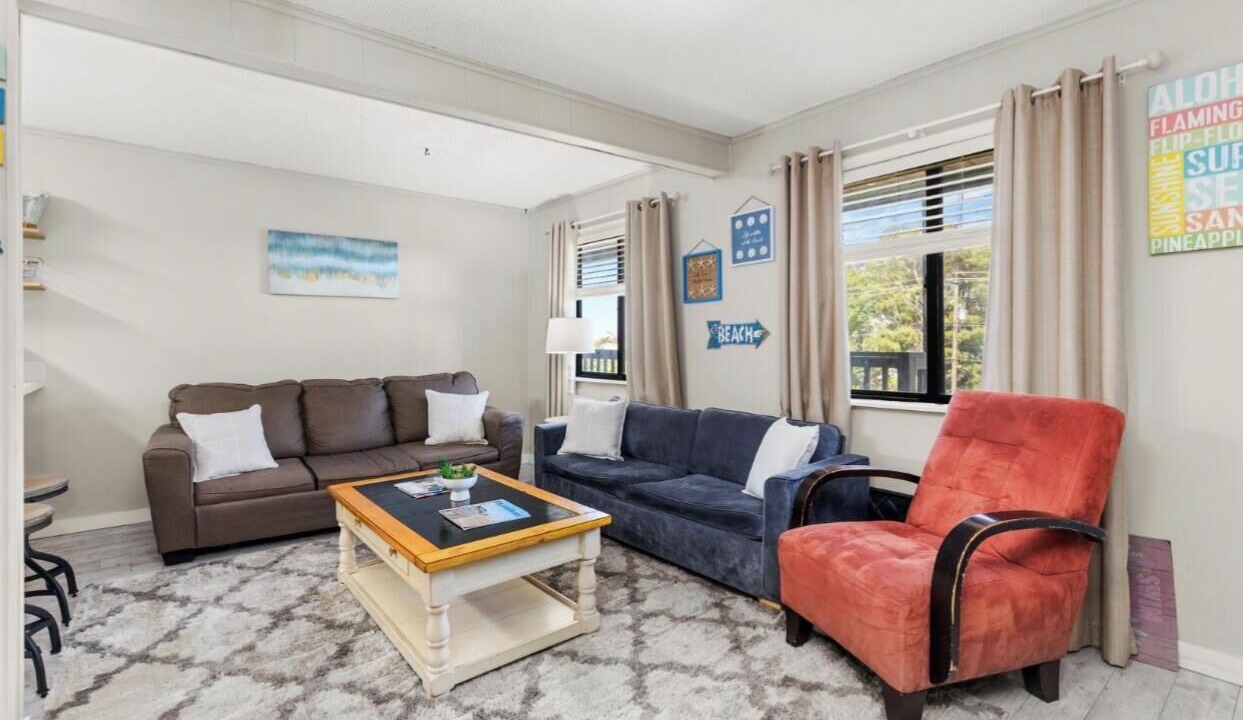 Photo of Livingroom in Caine Woods