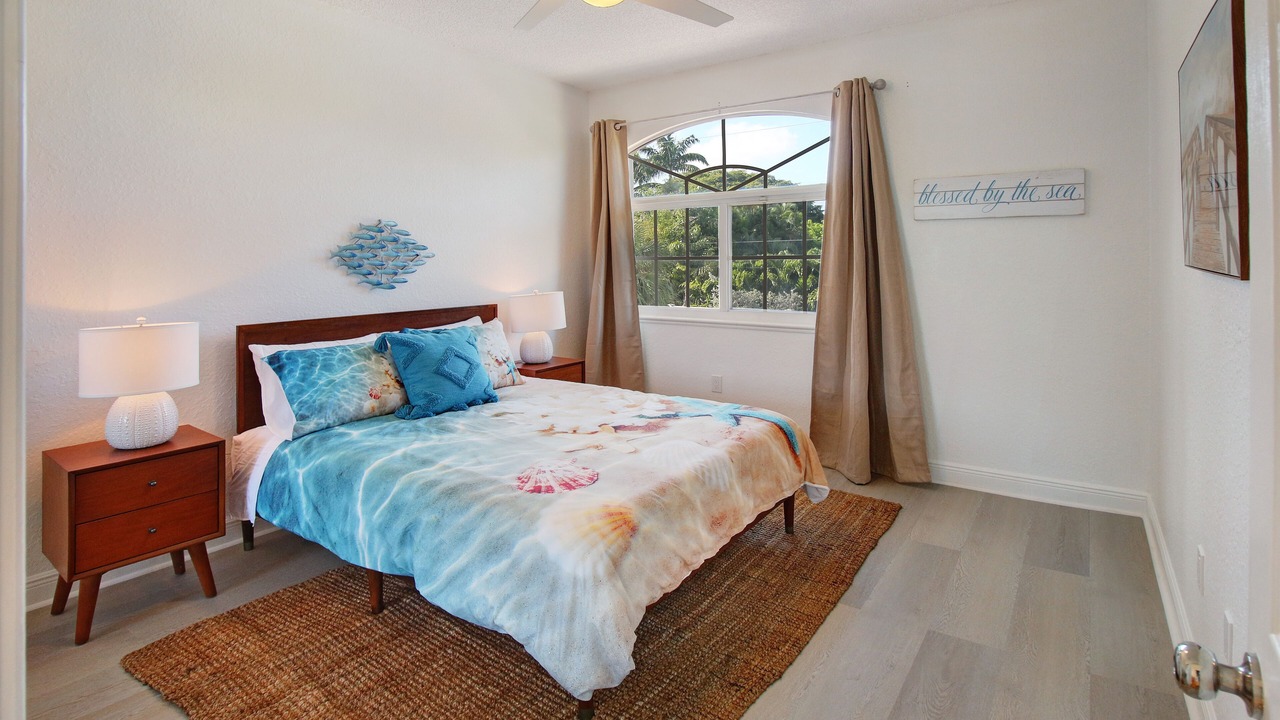 Photo of Bedroom in Lauderdale-by-the-Sea