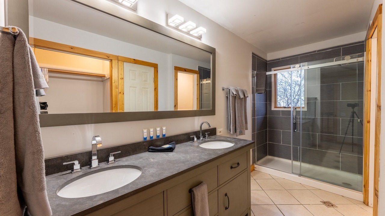 Photo of Bathroom in Edray