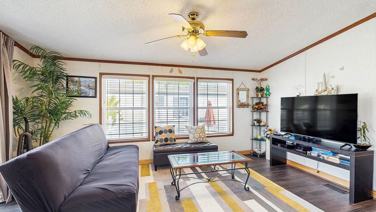 Photo of Livingroom in Assateague Pointe