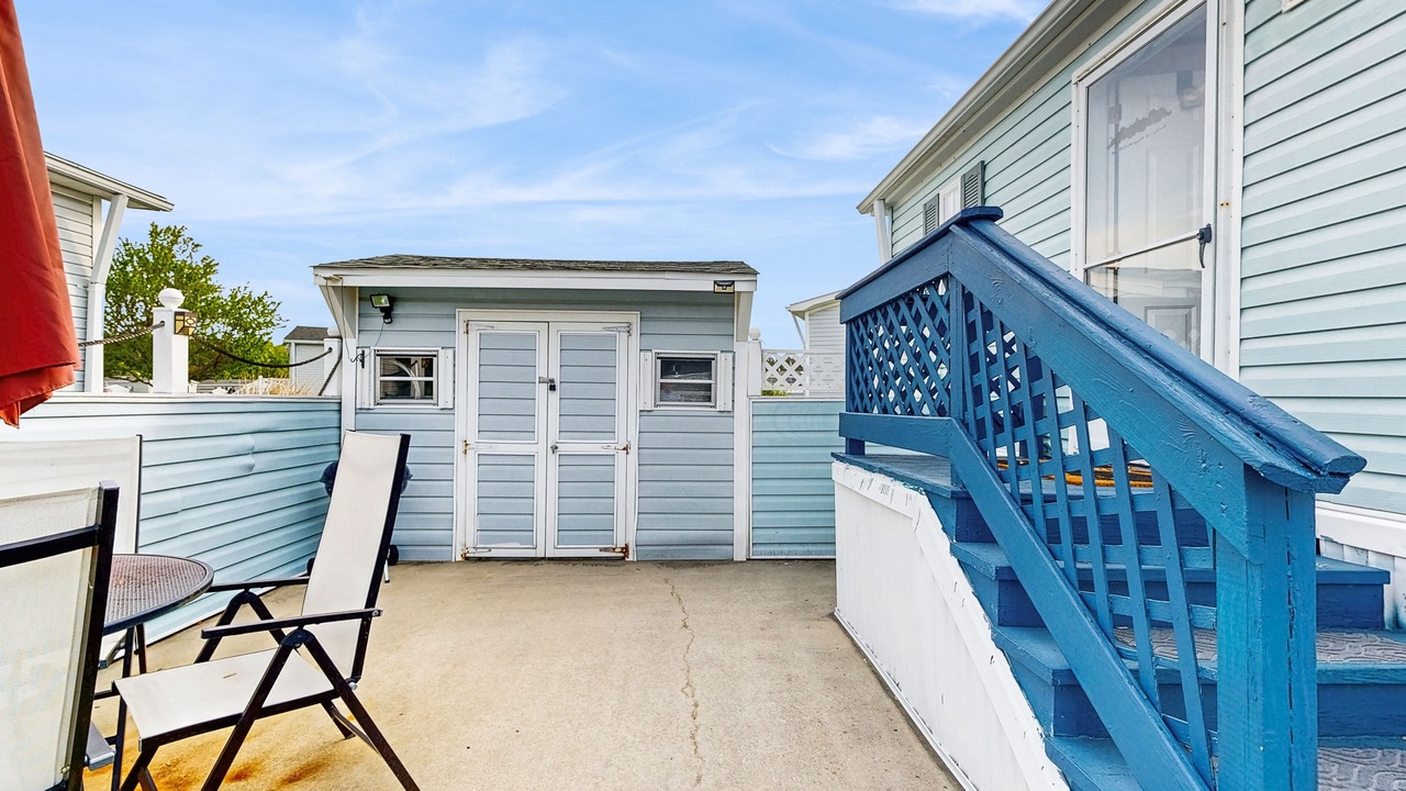 Photo of Patio Balcony in Assateague Pointe