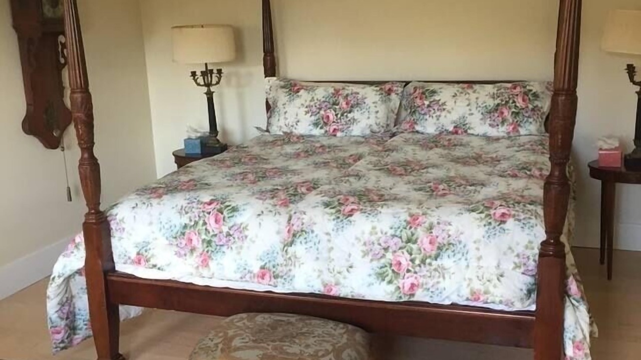 Photo of Bedroom in West Stockbridge