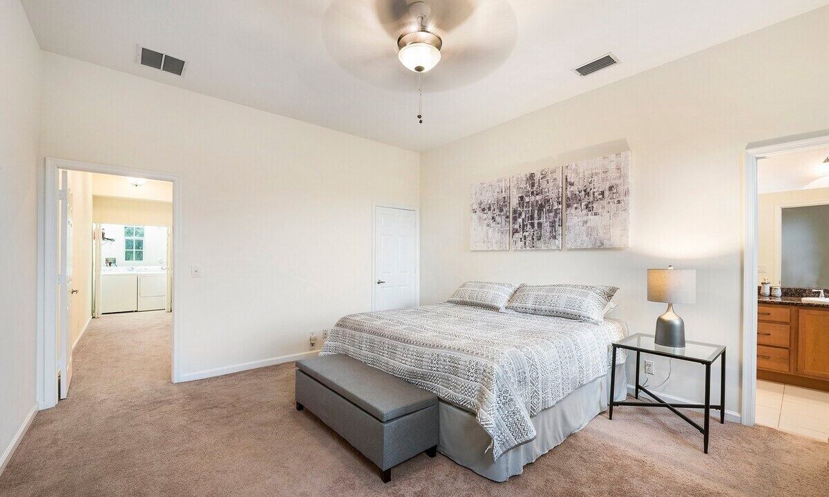 Photo of Bedroom in Riverside Park